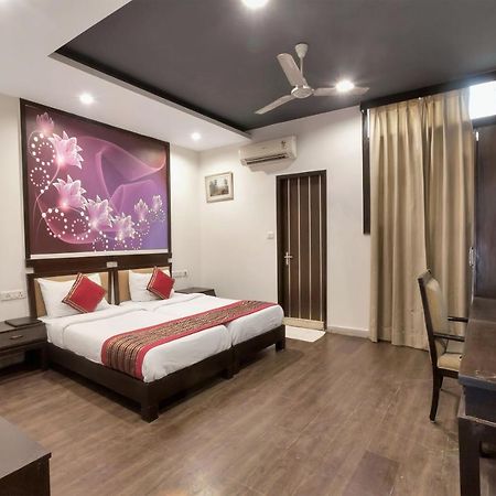 Oyo 9841 The Vivir 1 Hotel Noida Ngoại thất bức ảnh