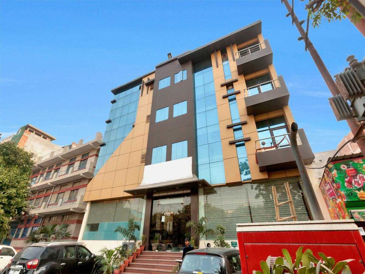 Oyo 9841 The Vivir 1 Hotel Noida Ngoại thất bức ảnh
