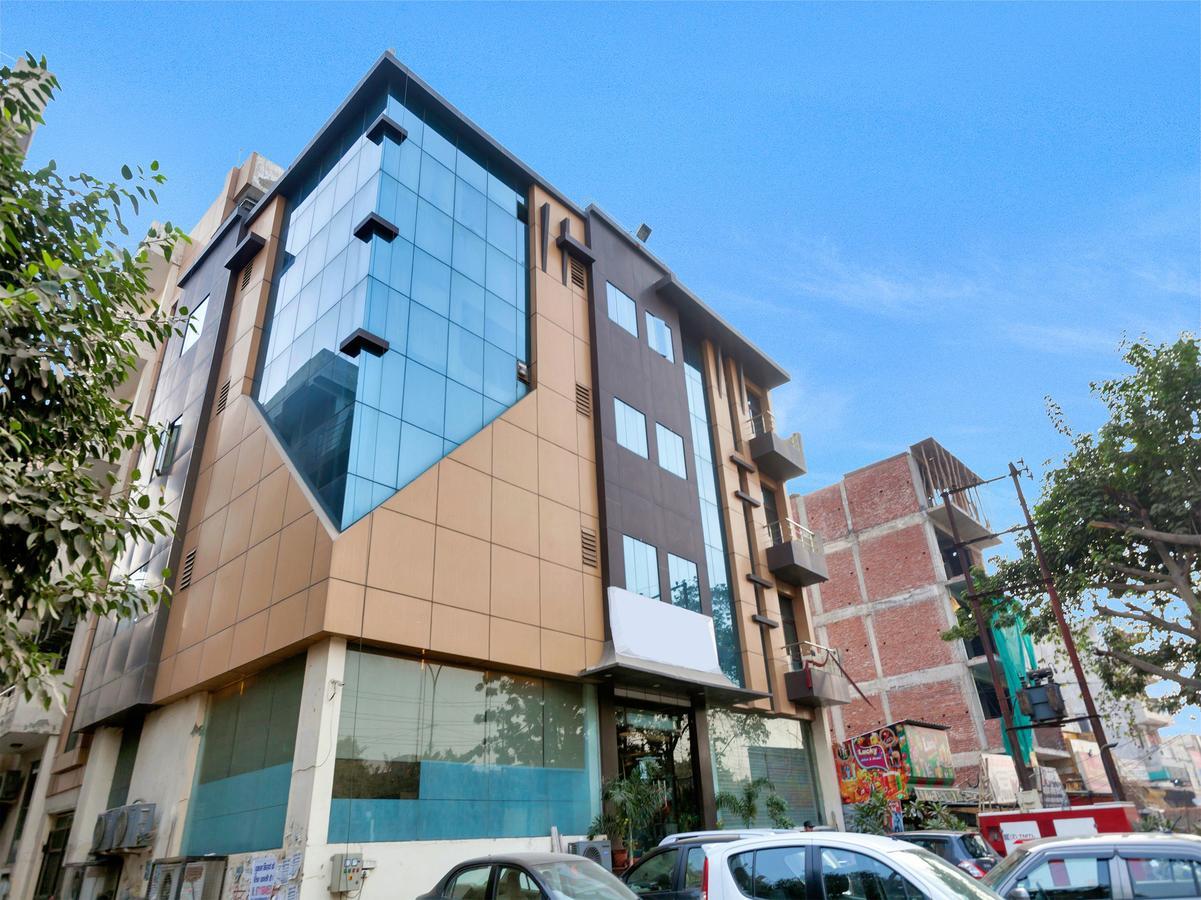 Oyo 9841 The Vivir 1 Hotel Noida Ngoại thất bức ảnh