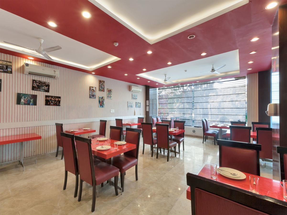 Oyo 9841 The Vivir 1 Hotel Noida Ngoại thất bức ảnh