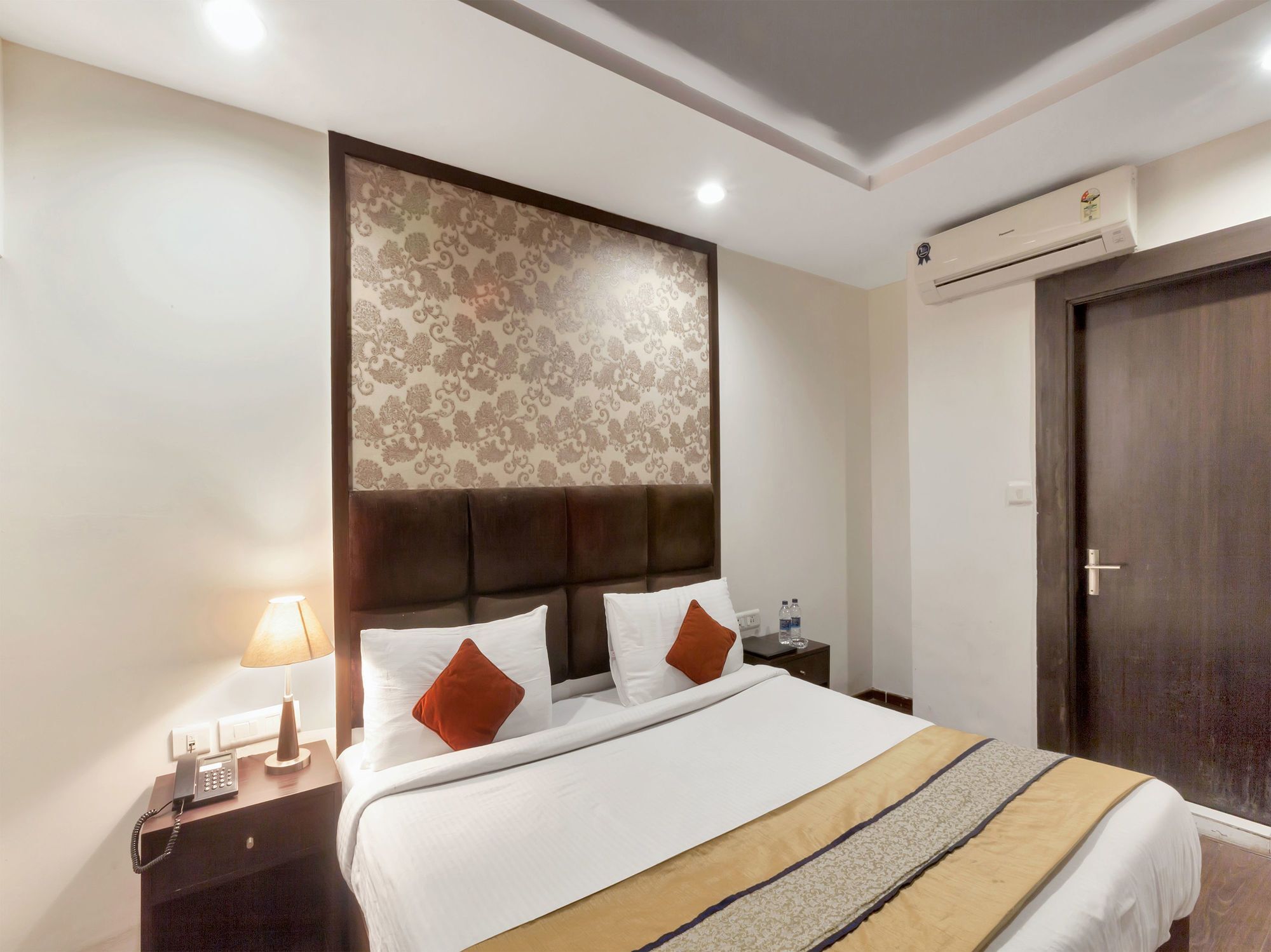 Oyo 9841 The Vivir 1 Hotel Noida Ngoại thất bức ảnh