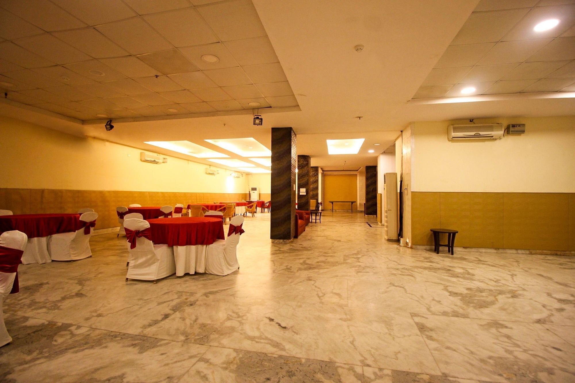 Oyo 9841 The Vivir 1 Hotel Noida Ngoại thất bức ảnh