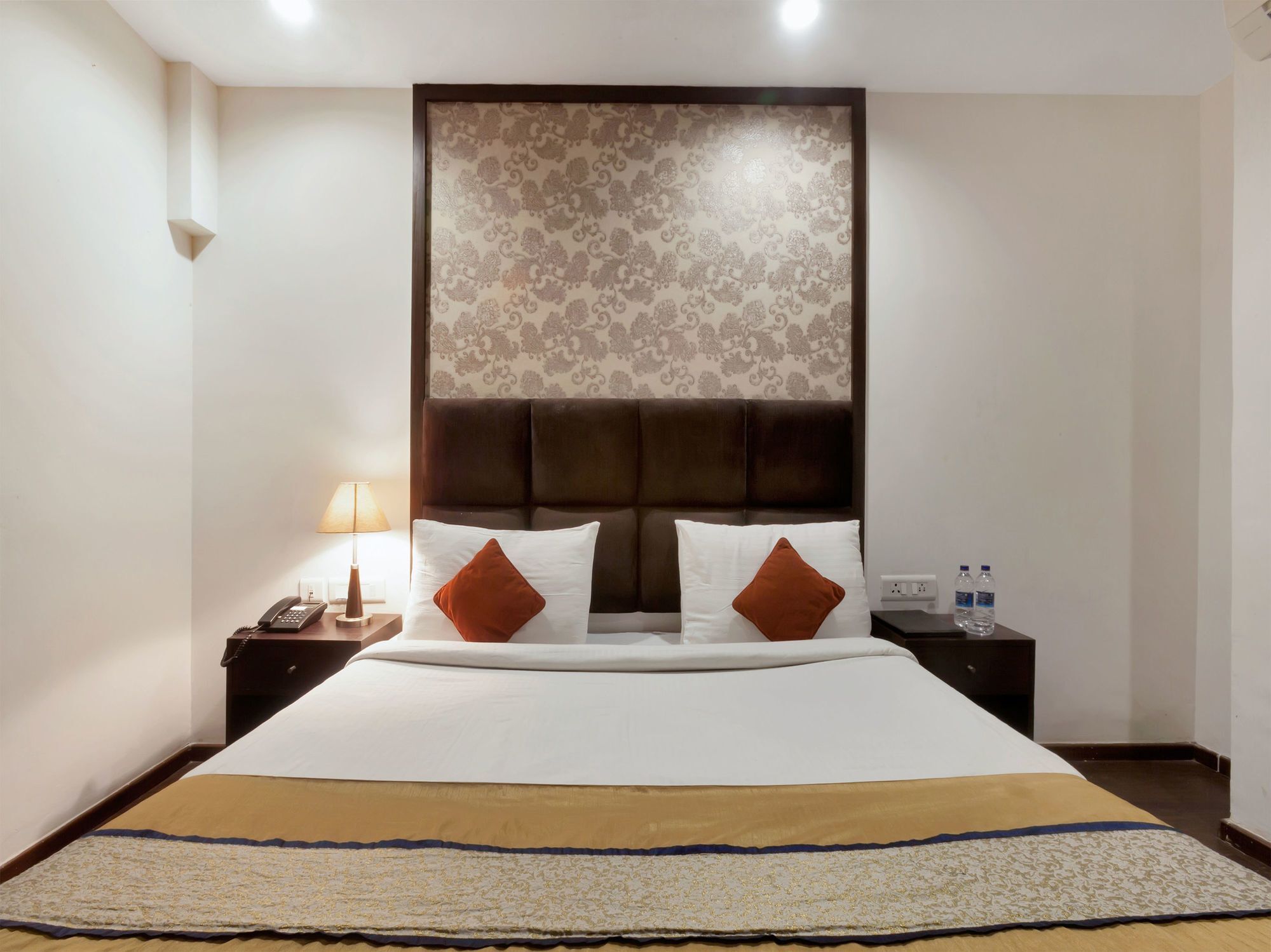 Oyo 9841 The Vivir 1 Hotel Noida Ngoại thất bức ảnh