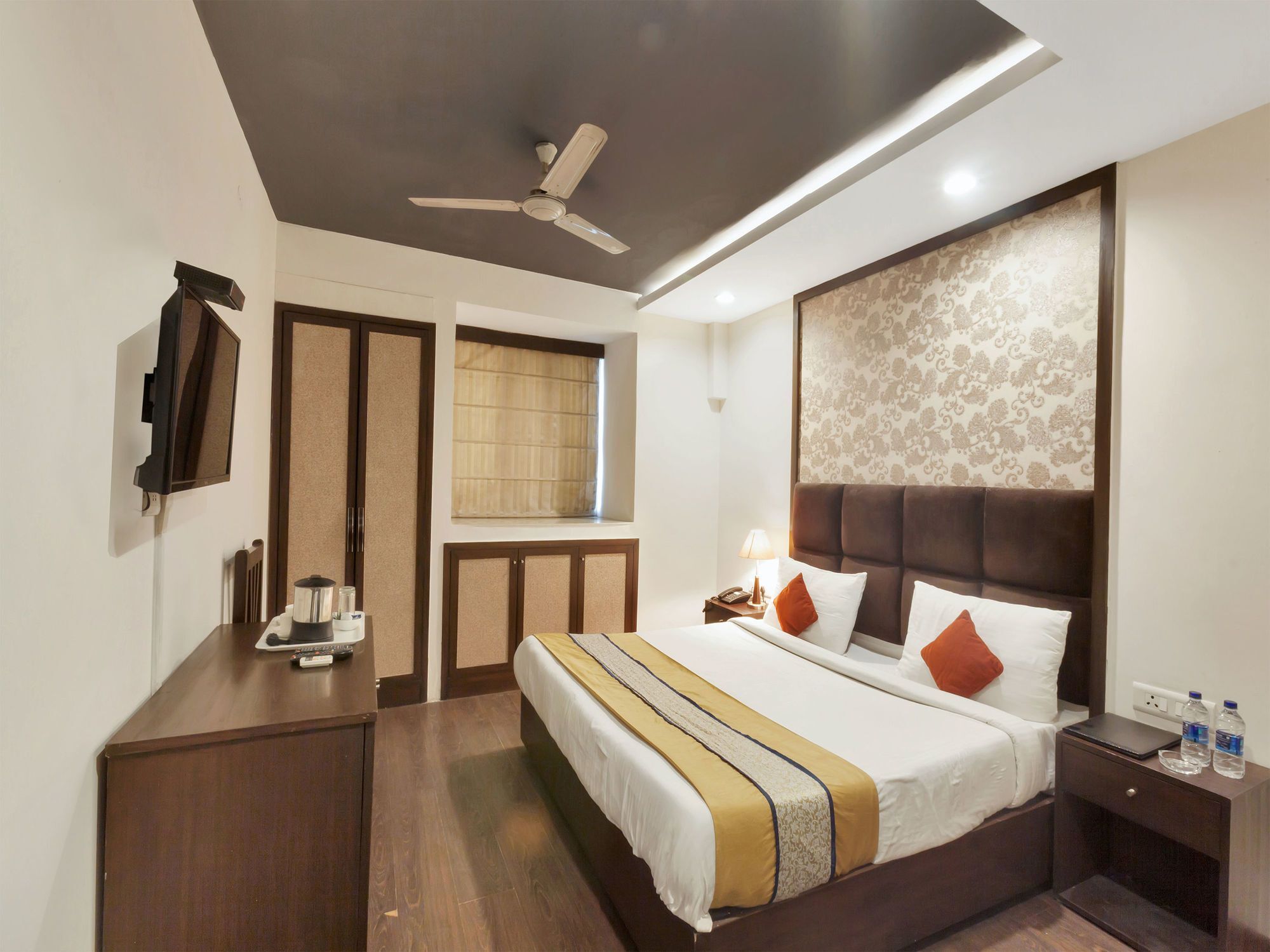 Oyo 9841 The Vivir 1 Hotel Noida Ngoại thất bức ảnh