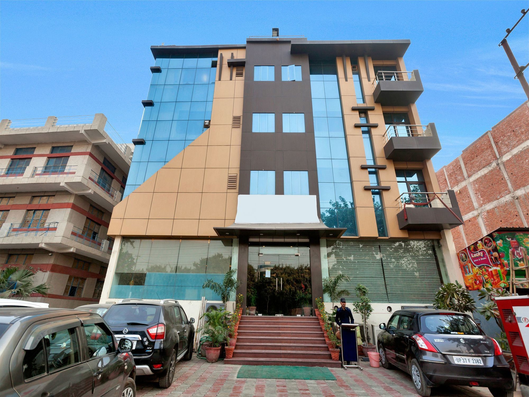 Oyo 9841 The Vivir 1 Hotel Noida Ngoại thất bức ảnh